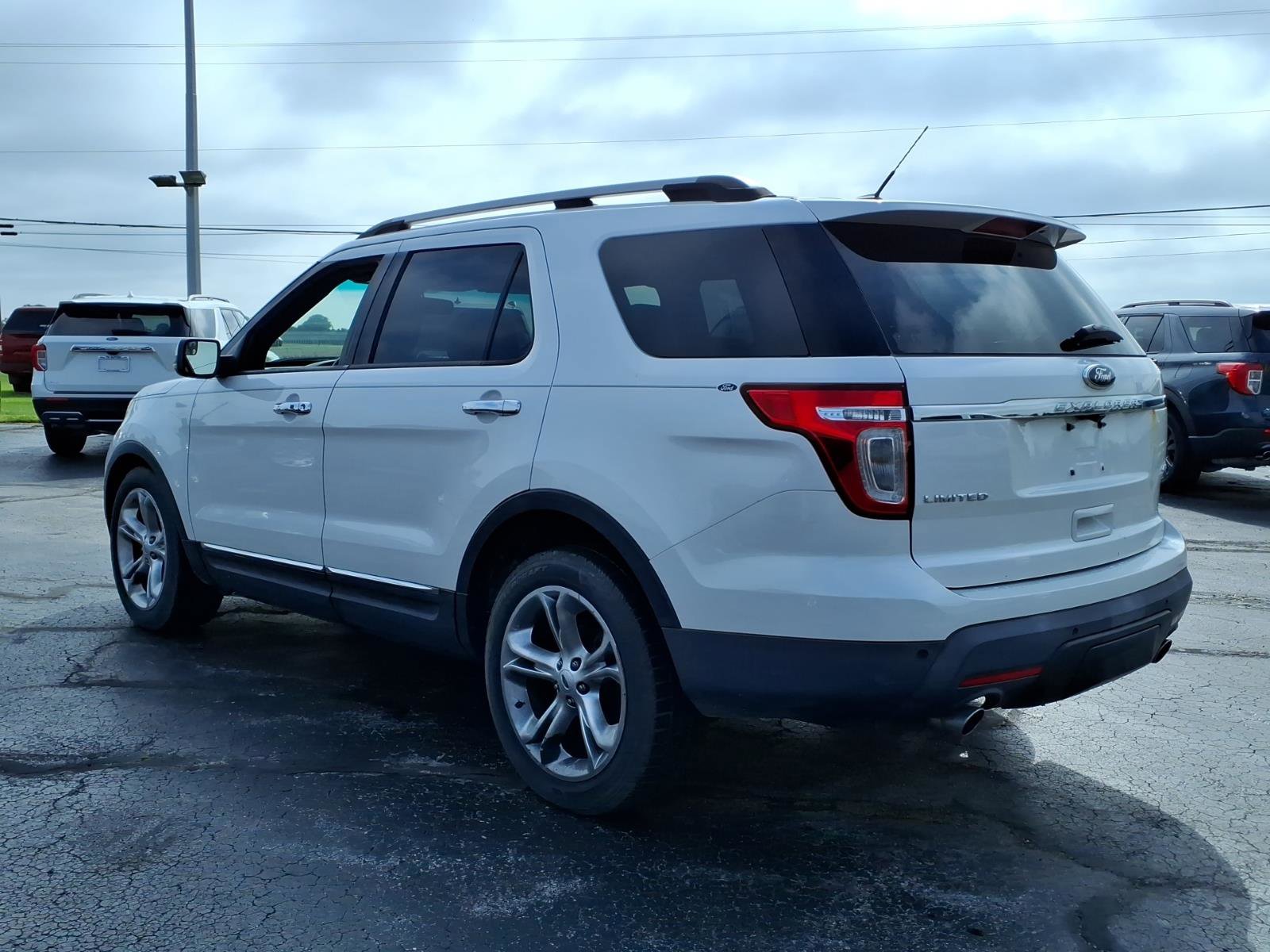 Used 2012 Ford Explorer Limited w/ Class III Trailer Tow Pkg AWD/4WD image 4