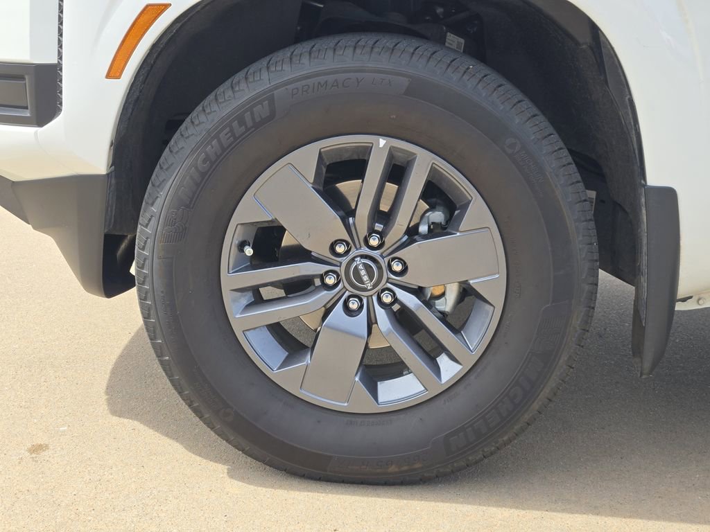 Used 2025 Nissan Frontier SV RWD image 26