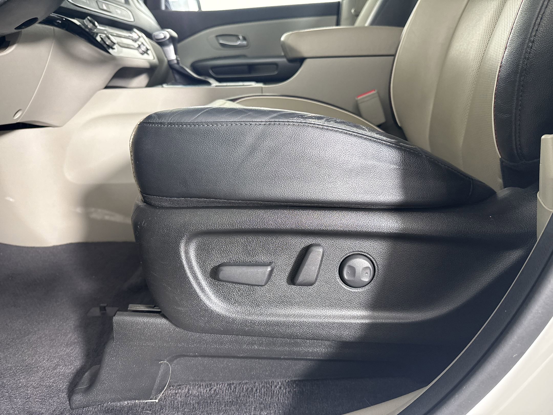 Used 2020 Kia Sedona EX FWD image 14