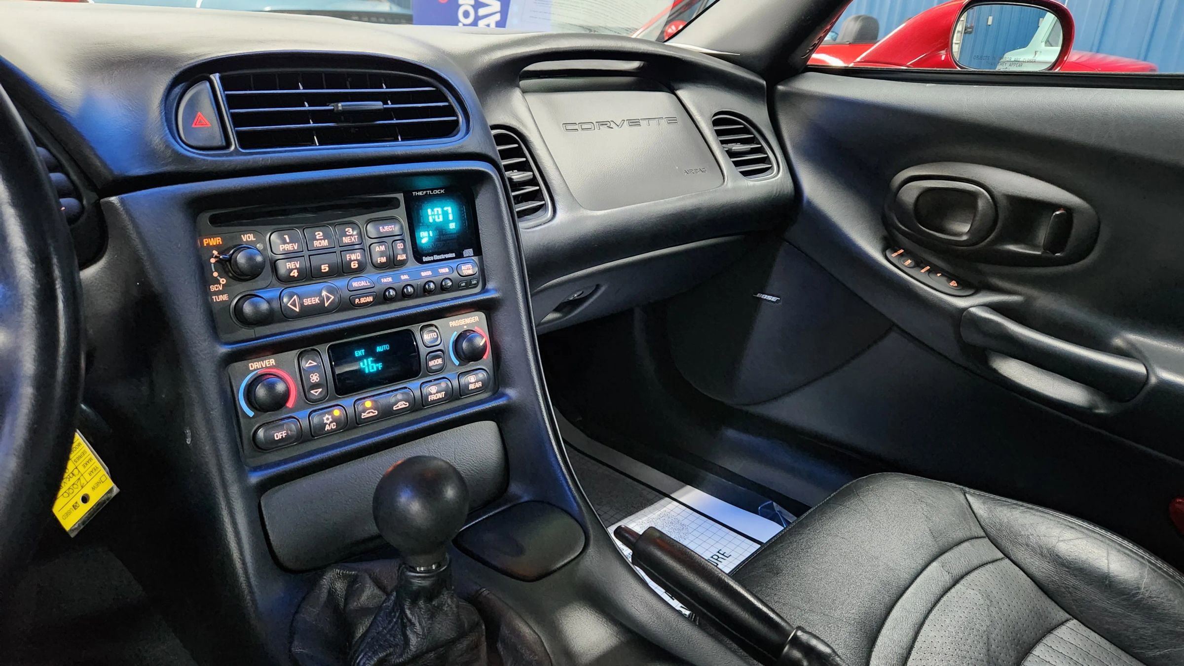 Used 2000 Chevrolet Corvette Coupe w/ Performance Handling Pkg image 26