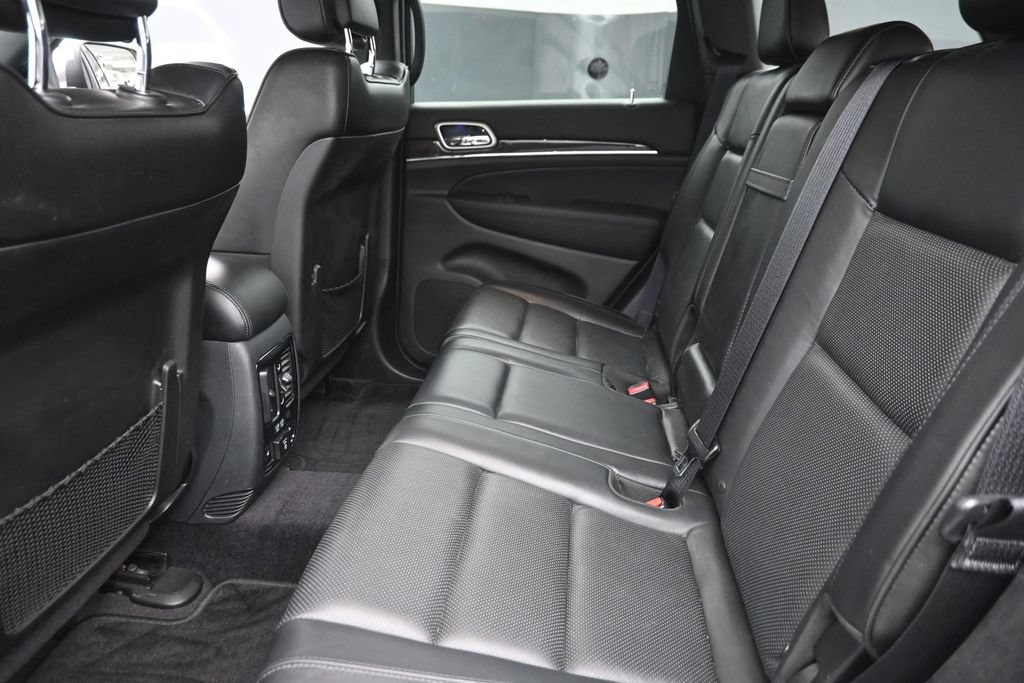 Used 2018 Jeep Grand Cherokee Overland AWD/4WD image 12
