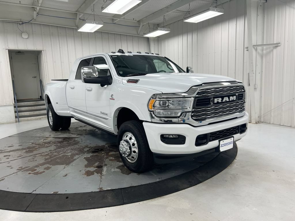 Used 2024 RAM 3500 Limited AWD/4WD image 2