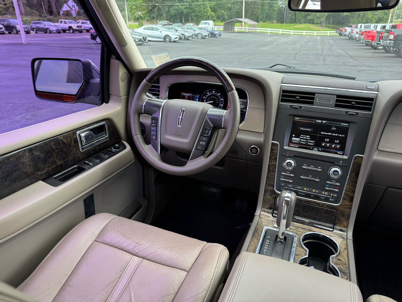 Used 2015 Lincoln Navigator 4WD image 22