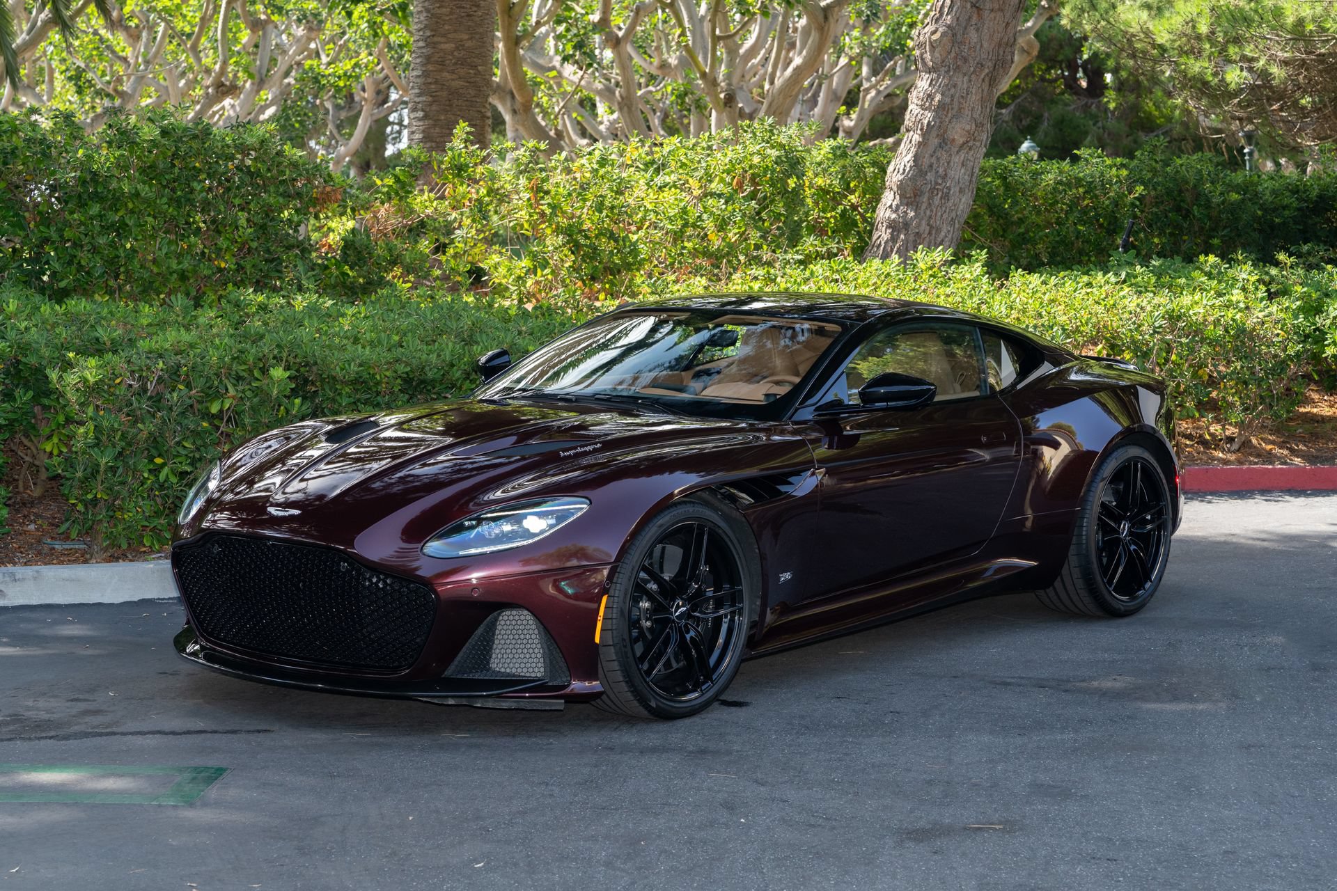 Used 2020 Aston Martin DBS Superleggera RWD image 21
