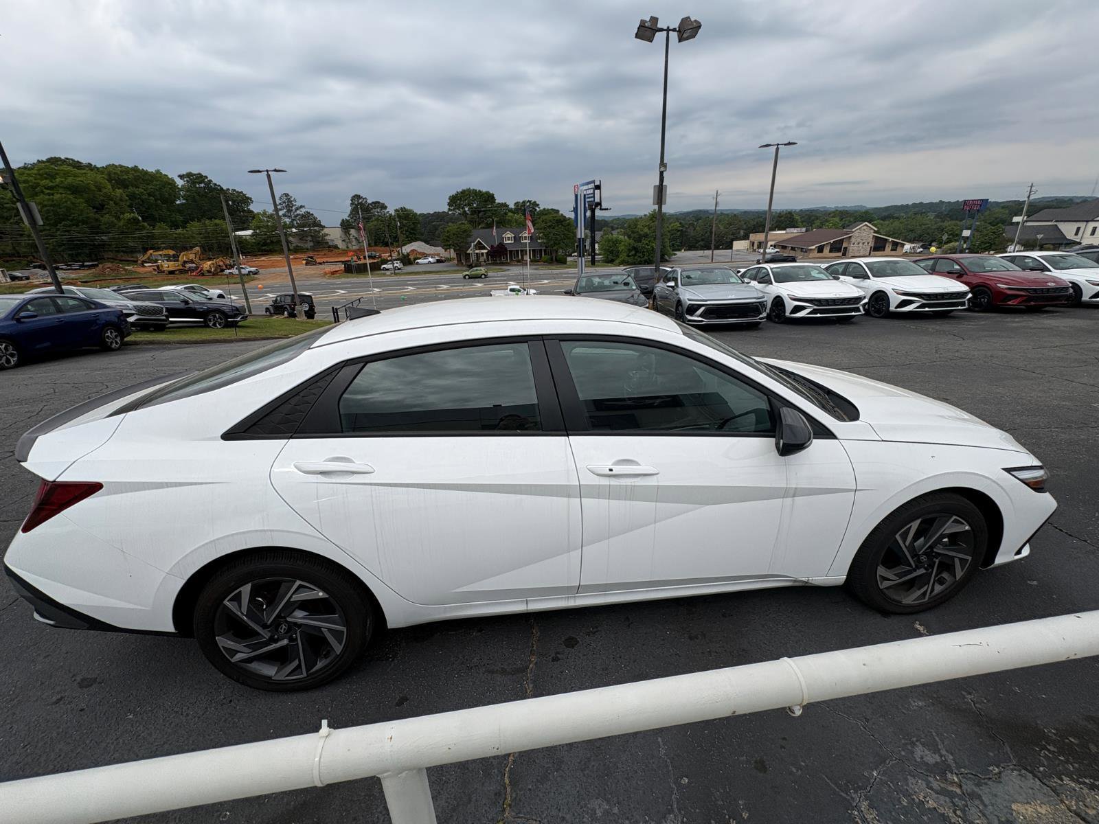 Used 2025 Hyundai Elantra Sport FWD image 5