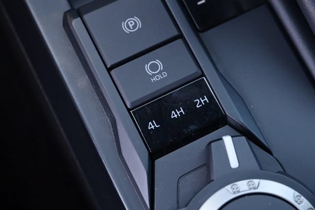Used 2024 Toyota Tacoma SR5 AWD/4WD image 20
