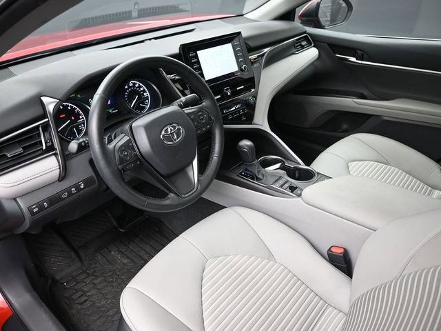 Used 2023 Toyota Camry SE w/ Cold Weather Package image 23
