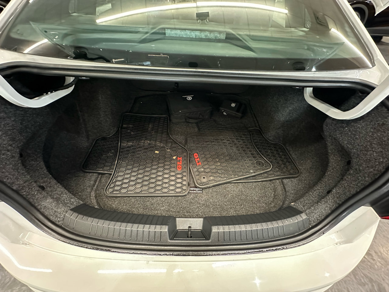 Used 2022 Volkswagen Jetta GLI Autobahn w/ GLI Black Package image 16