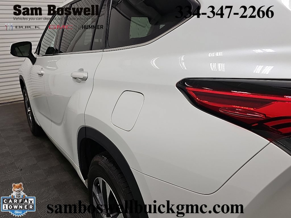 Used 2022 Toyota Highlander XLE FWD image 6