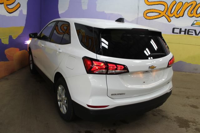 Used 2023 Chevrolet Equinox LS w/ LS Convenience Package AWD/4WD image 6