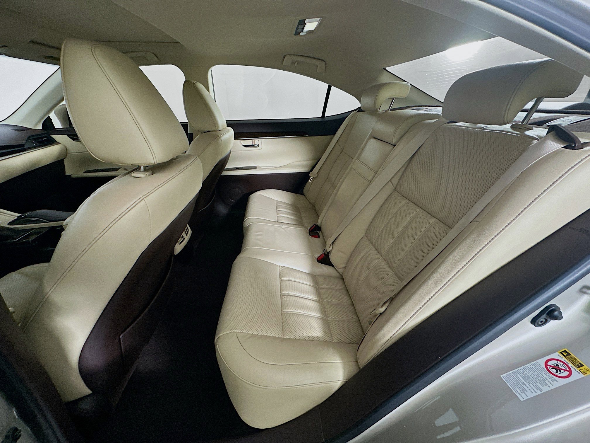 Used 2016 Lexus ES 350 w/ Luxury Package w/Wood Trim FWD image 30