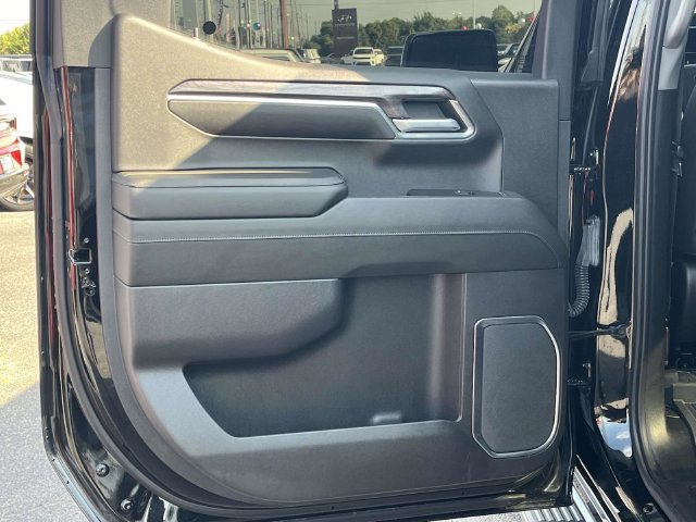 Used 2022 Chevrolet Silverado 1500 LTZ w/ LTZ Premium Package AWD/4WD image 17