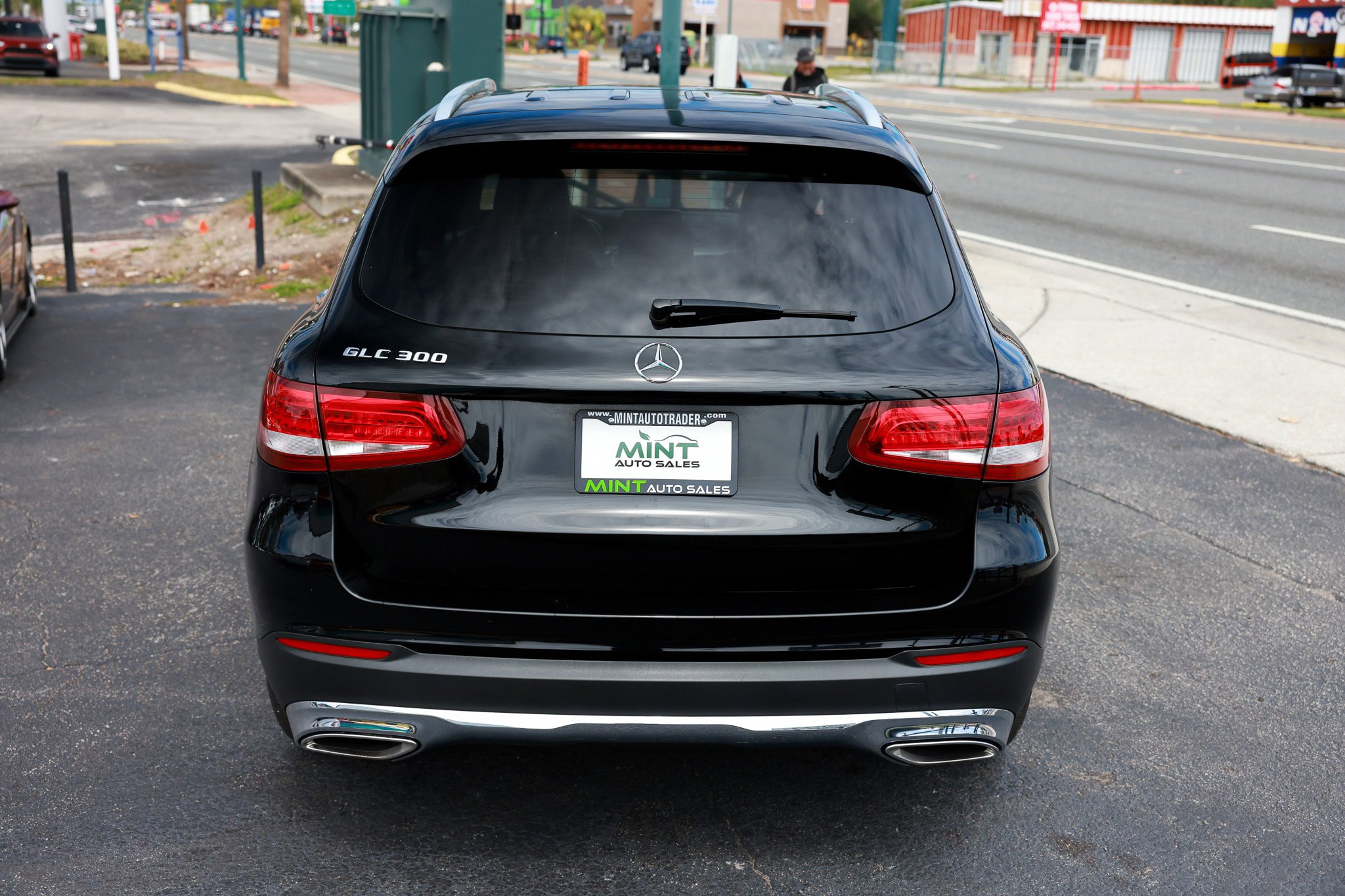 Used 2019 Mercedes-Benz GLC 300 w/ Premium Package image 12
