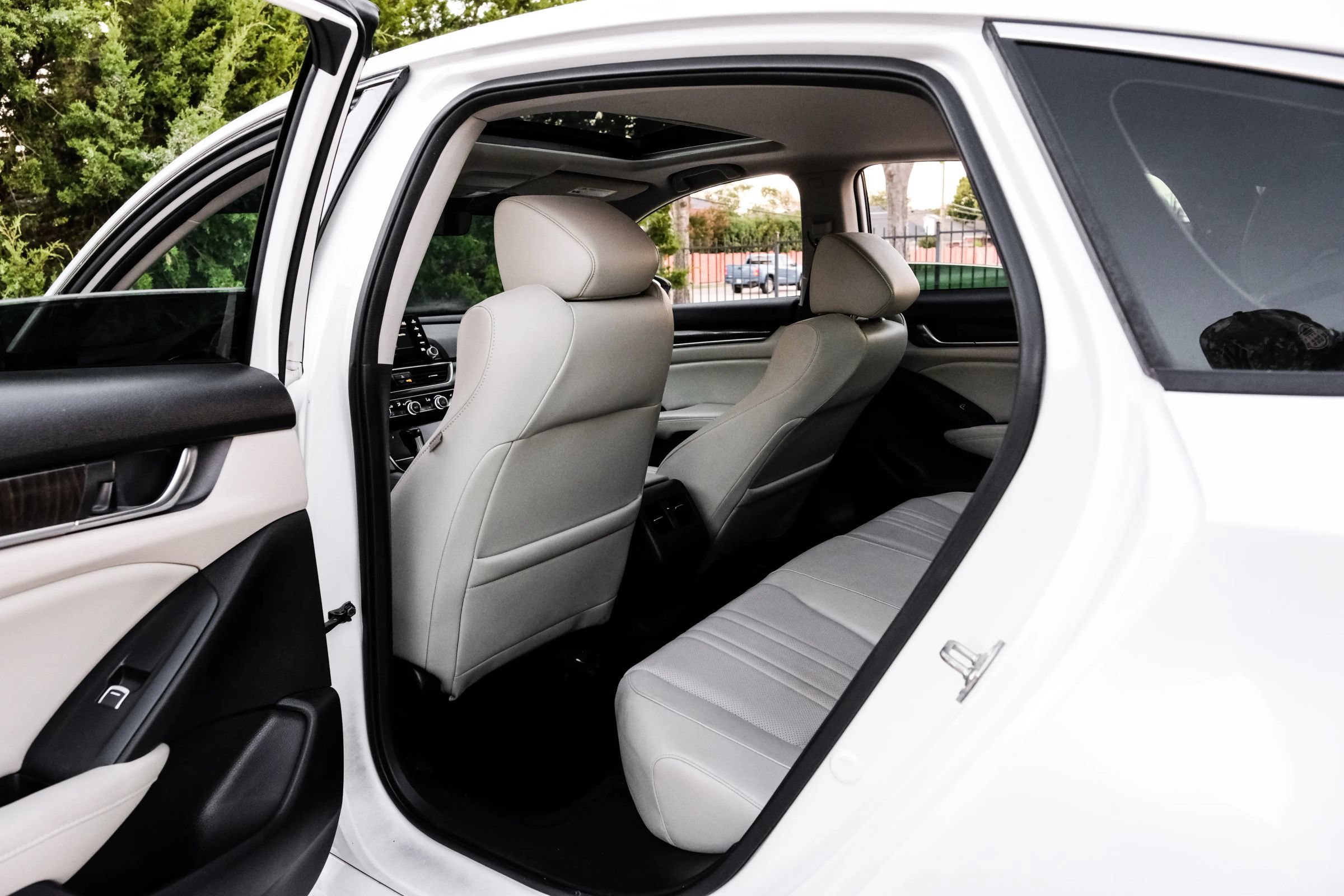 Used 2018 Honda Accord EX-L image 38
