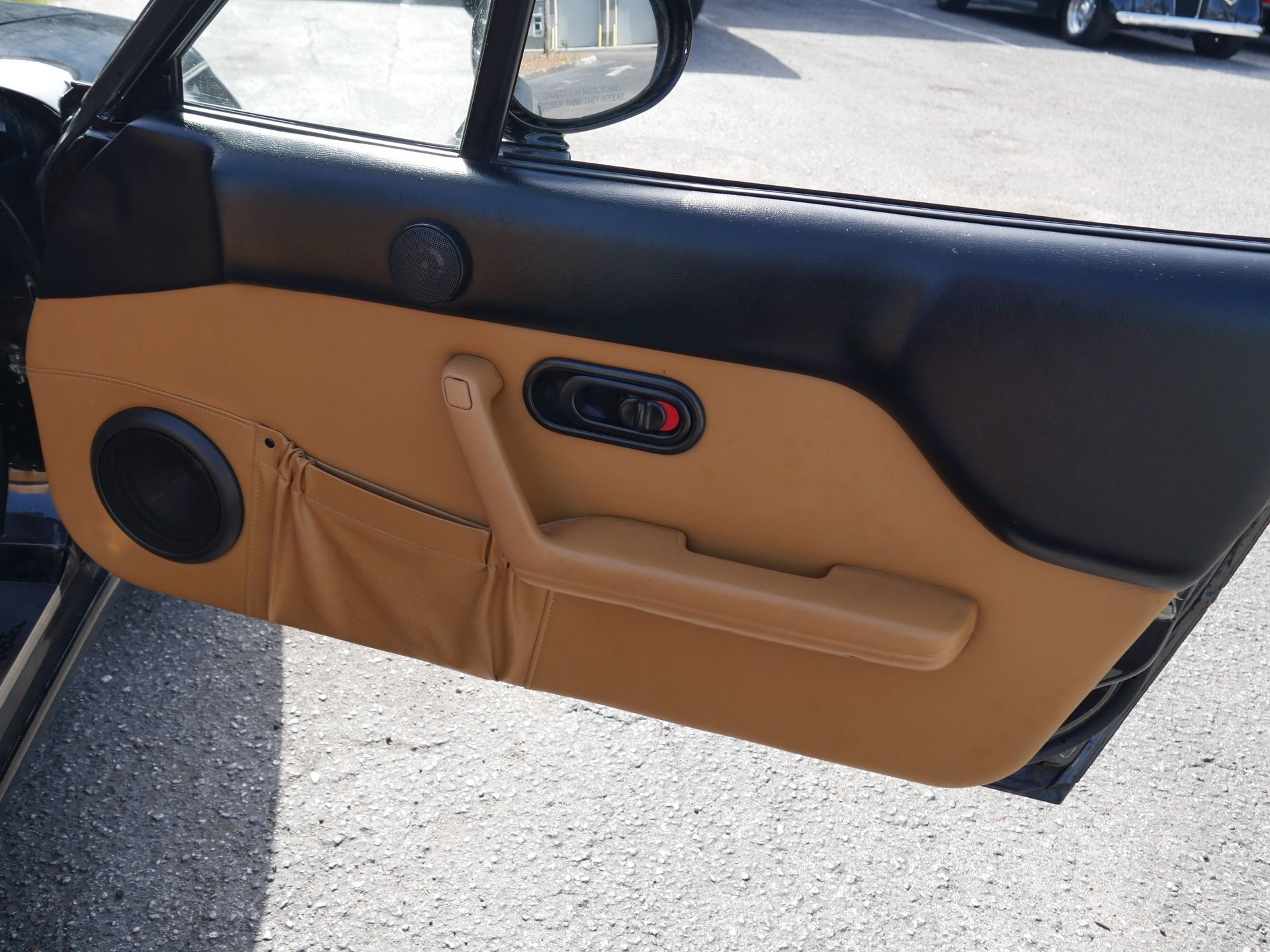 Used 1997 MAZDA MX-5 Miata RWD image 56