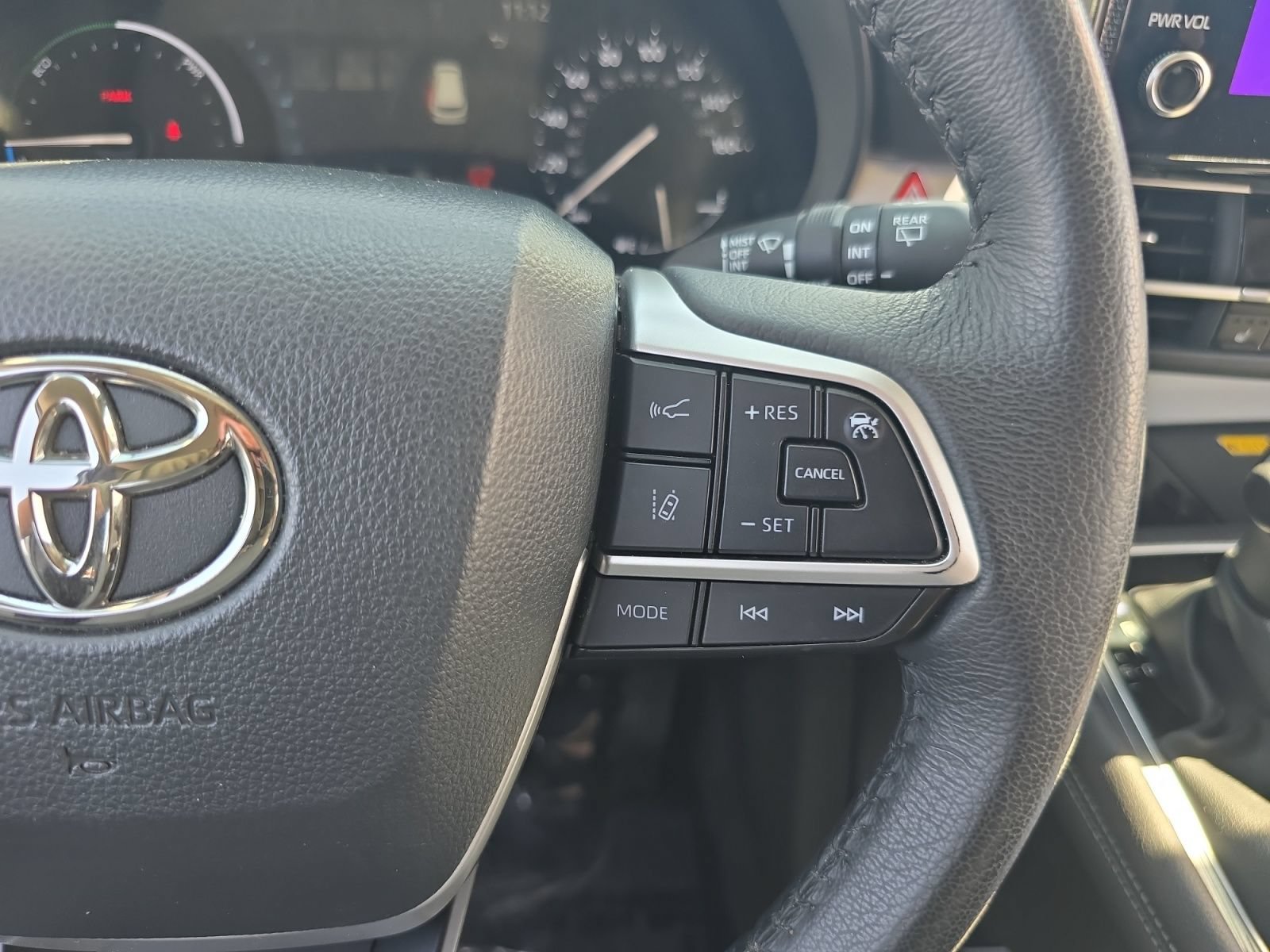 Certified 2025 Toyota Sienna XLE w/ XLE Plus Package AWD/4WD image 23