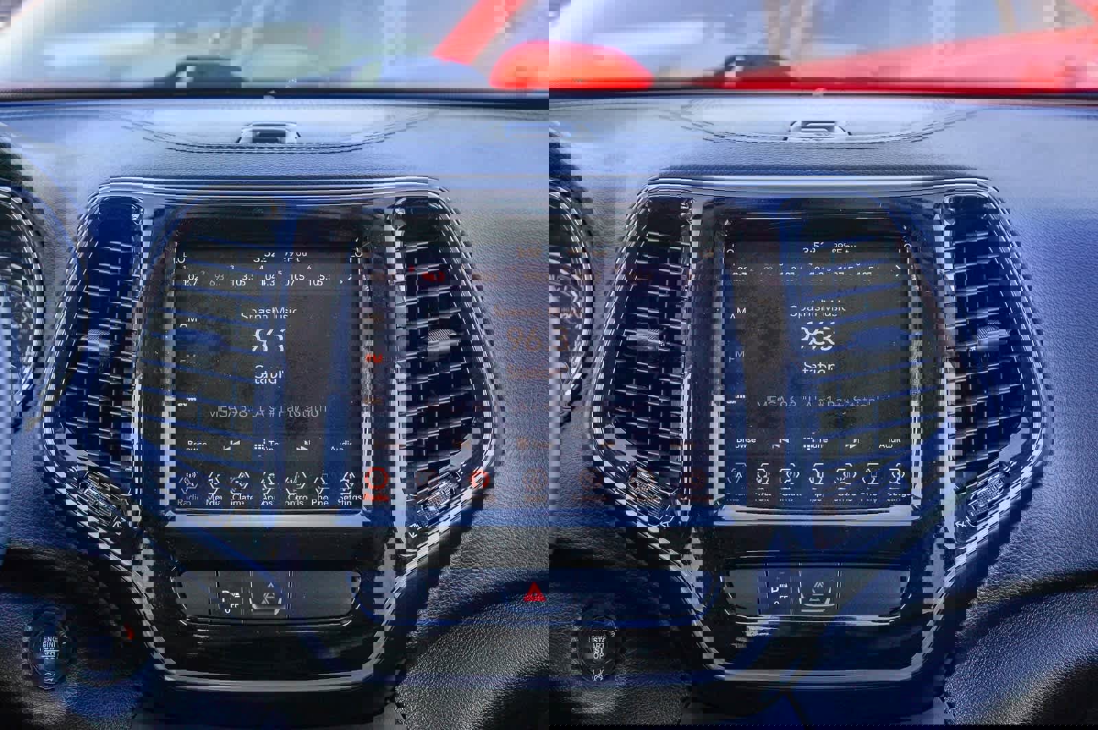 Used 2019 Jeep Cherokee Limited image 13