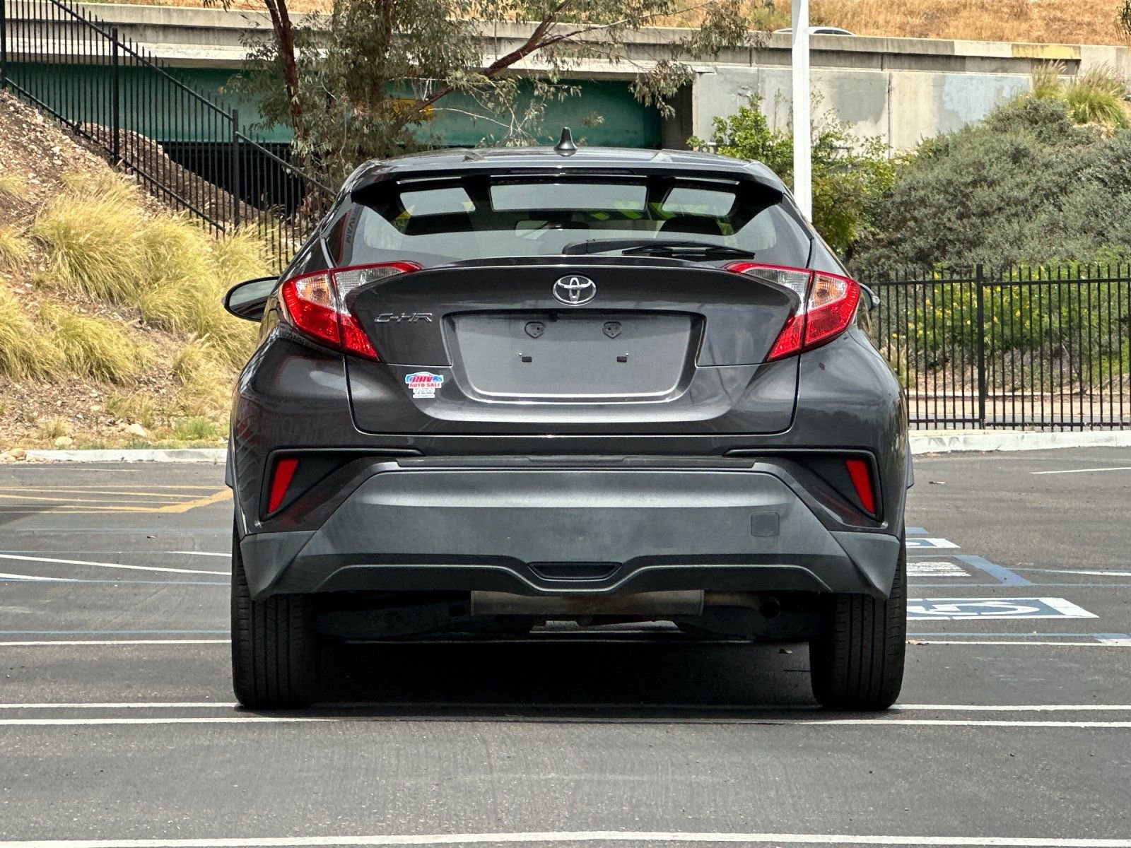 Used 2020 Toyota C-HR LE image 4