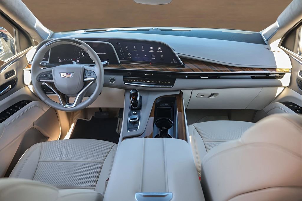 Certified 2024 Cadillac Escalade Premium Luxury Platinum w/ Heavy-Duty Trailer Package image 28