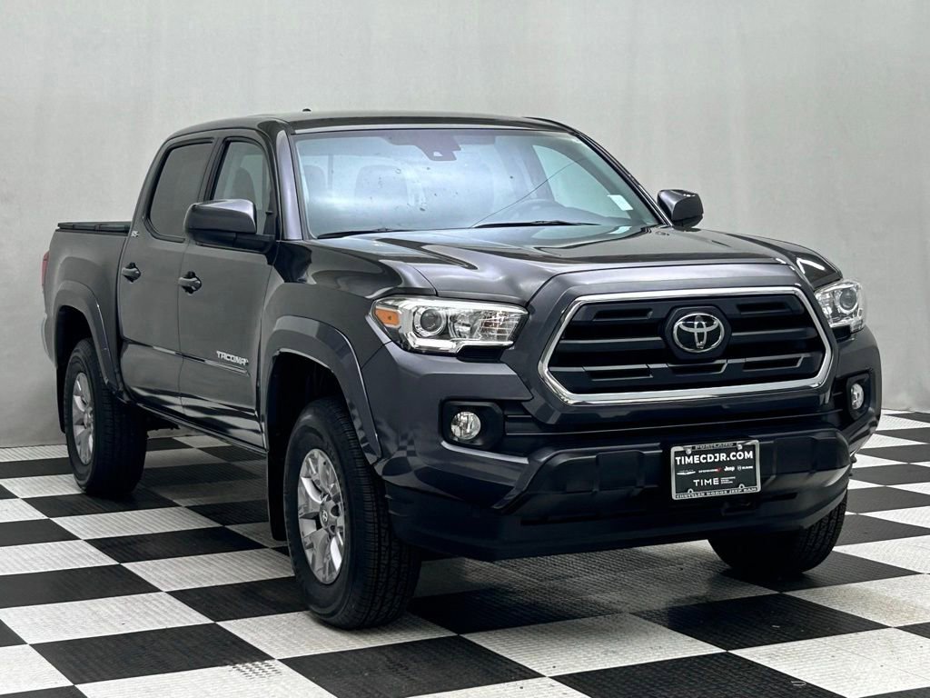 Used 2018 Toyota Tacoma SR5 AWD/4WD image 2