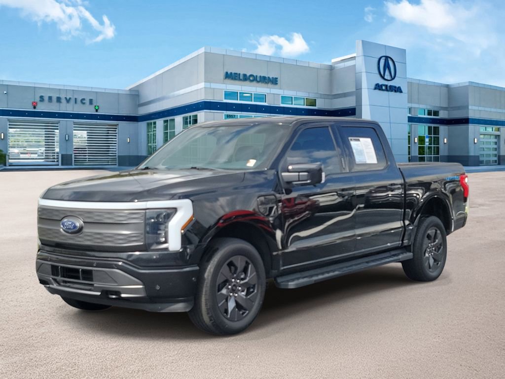 Used 2022 Ford F150 Lightning Lariat image 3