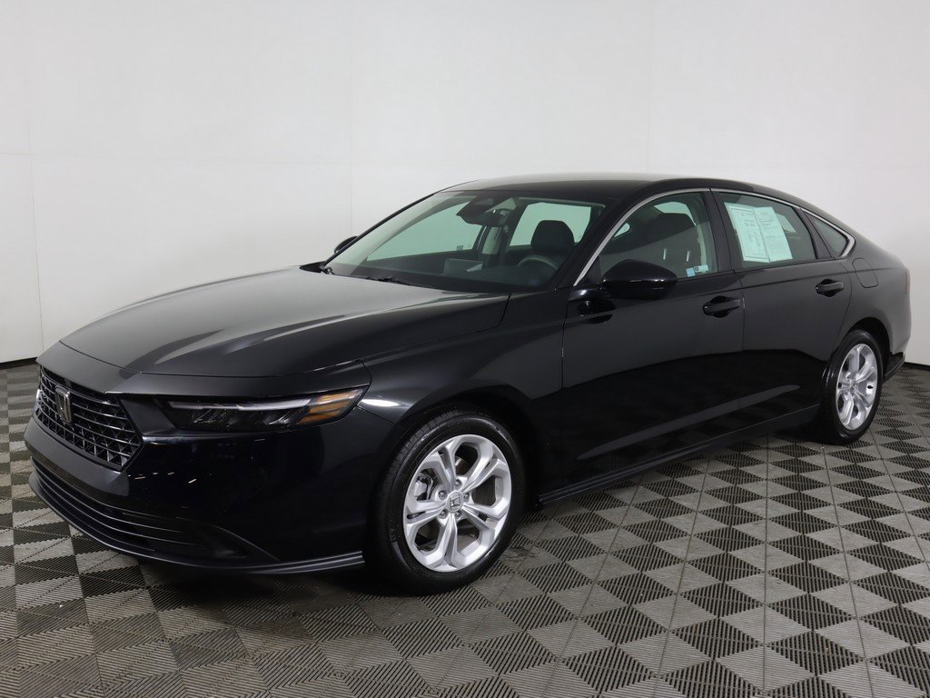 Certified 2025 Honda Accord LX image 5