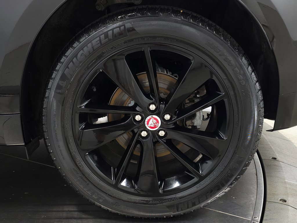 Certified 2022 Jaguar F-PACE S image 12