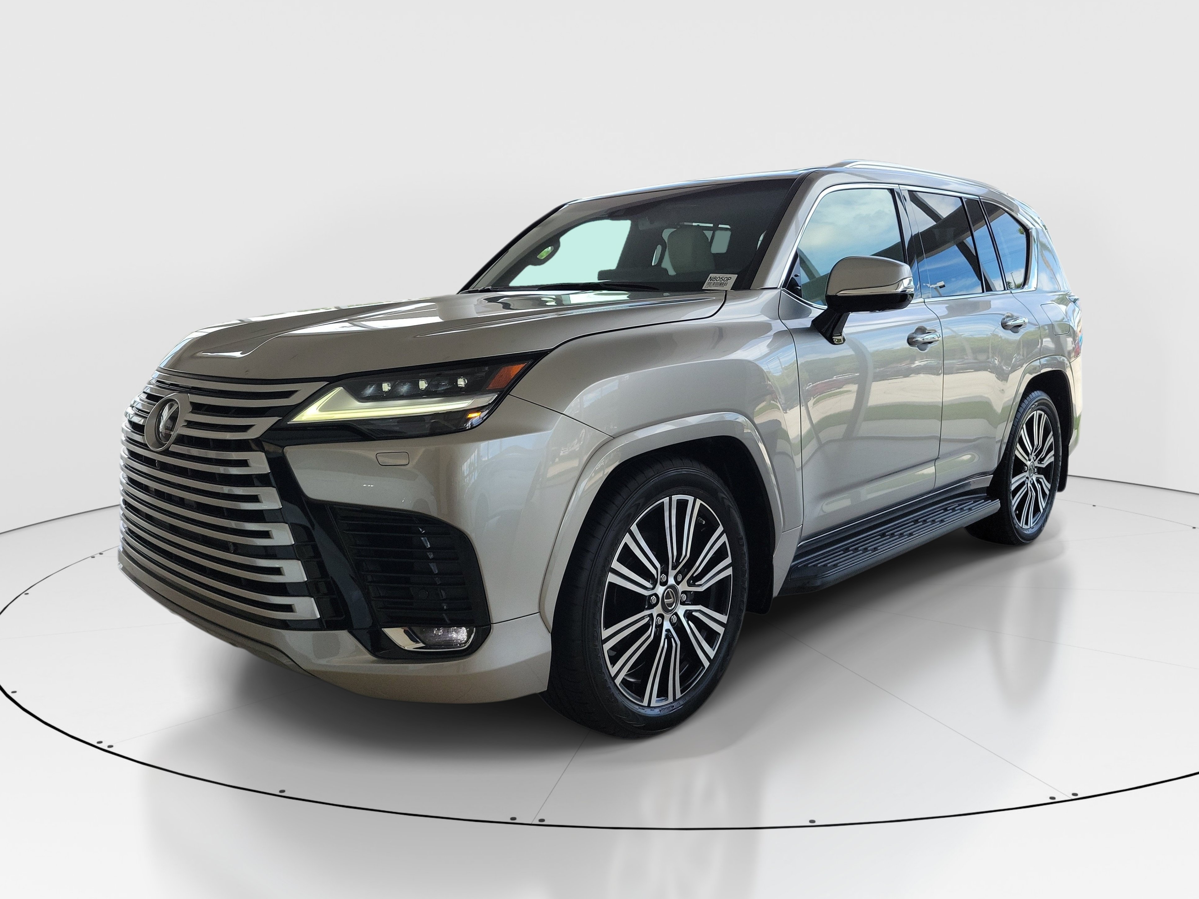 Used 2022 Lexus LX 600 4WD w/ Accessory Package (Z1) image 5
