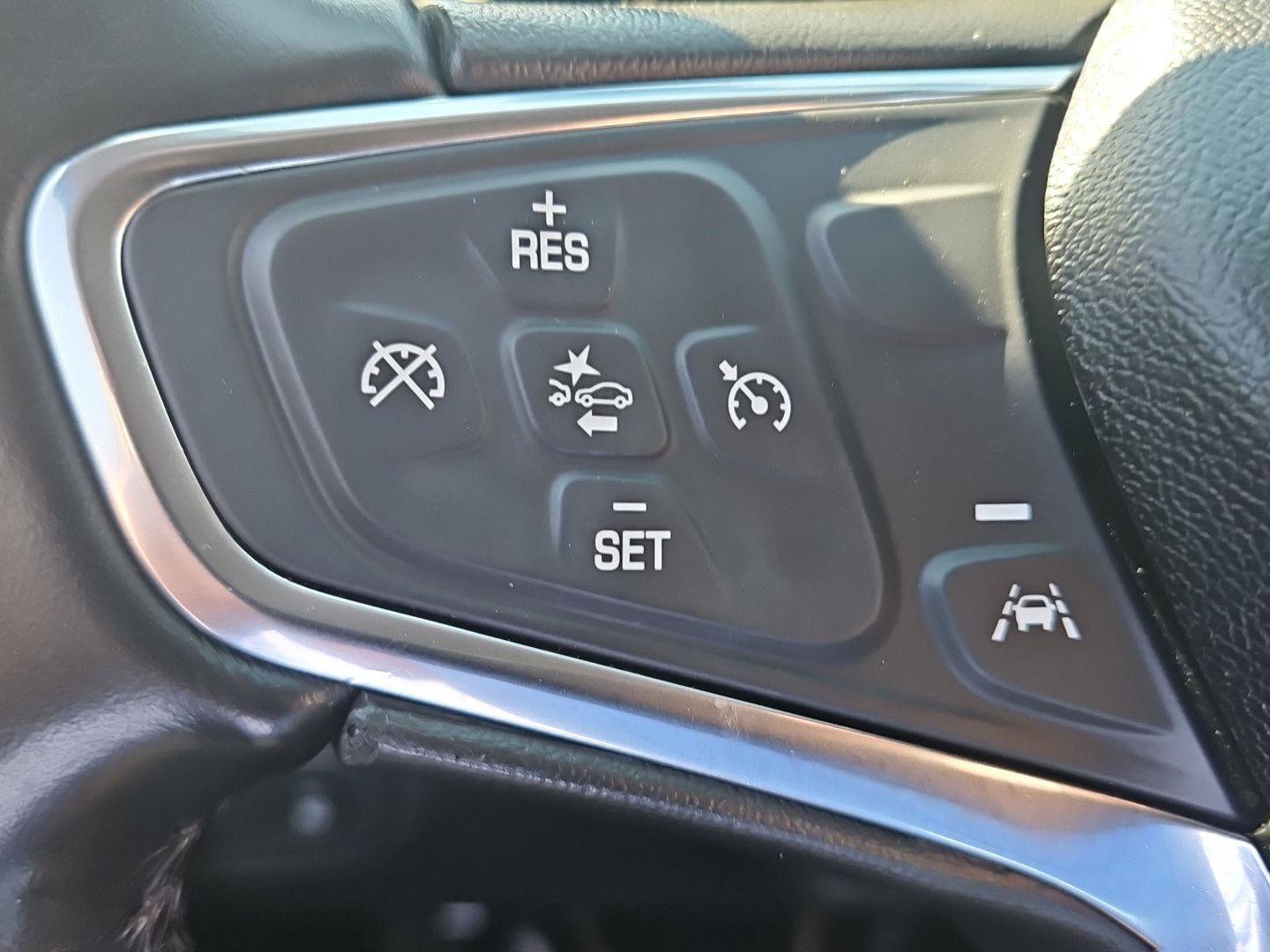 Used 2020 Chevrolet Equinox Premier w/ Premier Redline Edition FWD image 14