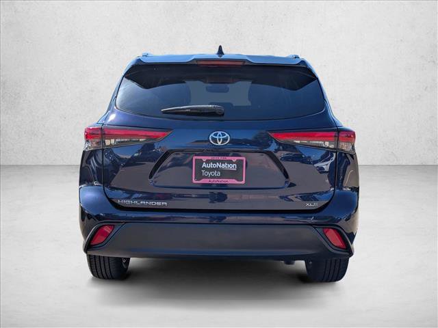 Used 2021 Toyota Highlander XLE FWD image 7
