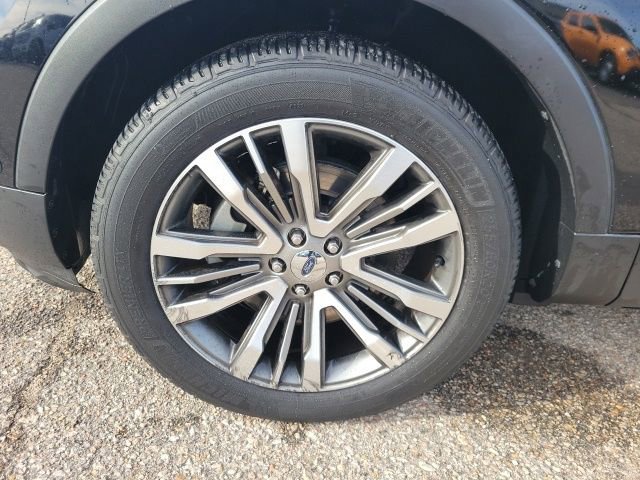 Used 2017 Ford Explorer Platinum image 25