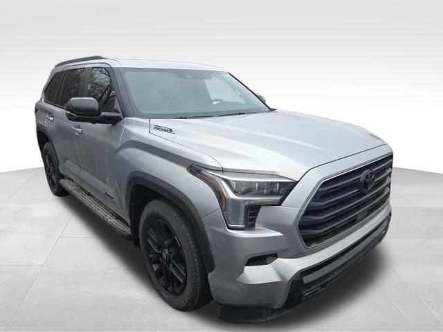 Used 2025 Toyota Sequoia Limited w/ Tow Technology Package image 9