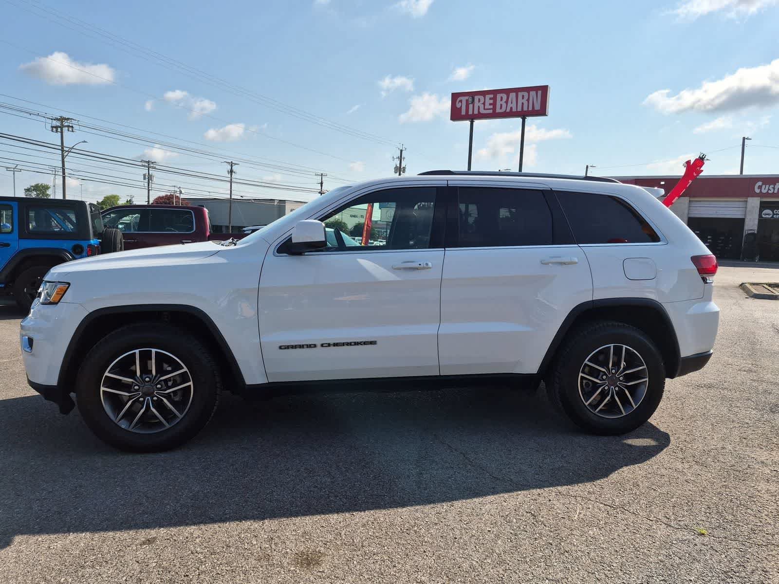 Used 2020 Jeep Grand Cherokee Laredo w/ Laredo X Package RWD image 3