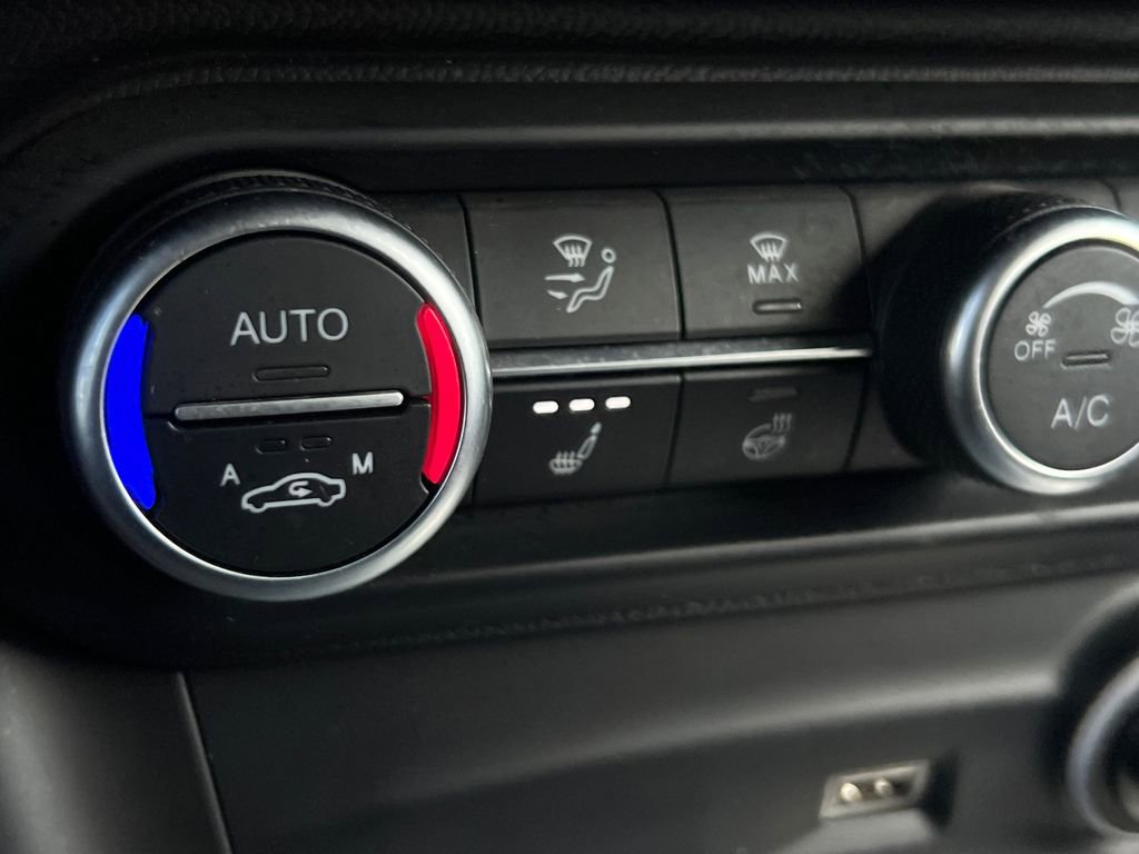 Used 2023 Alfa Romeo Stelvio Veloce image 31