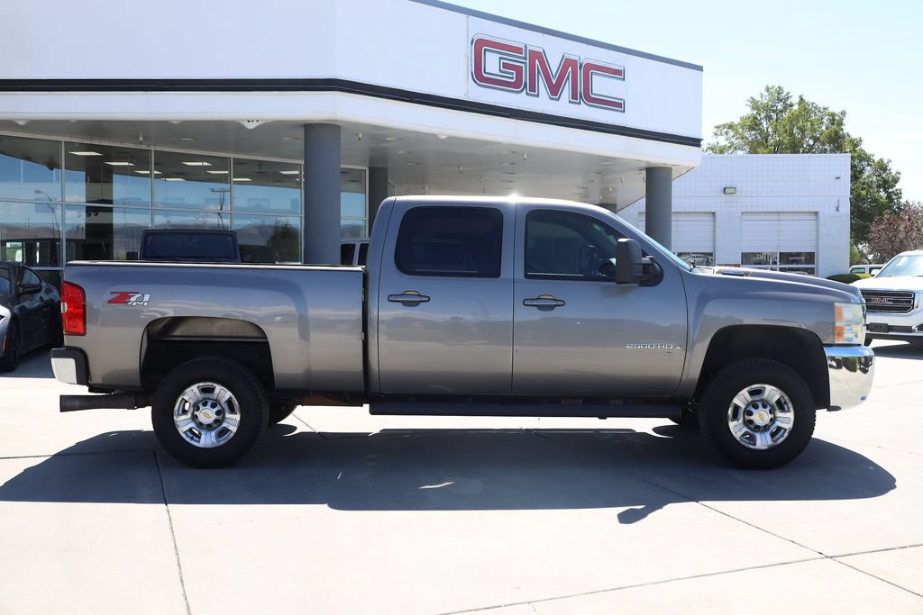 Used 2007 Chevrolet Silverado 2500 LTZ w/ Safety Package AWD/4WD image 7