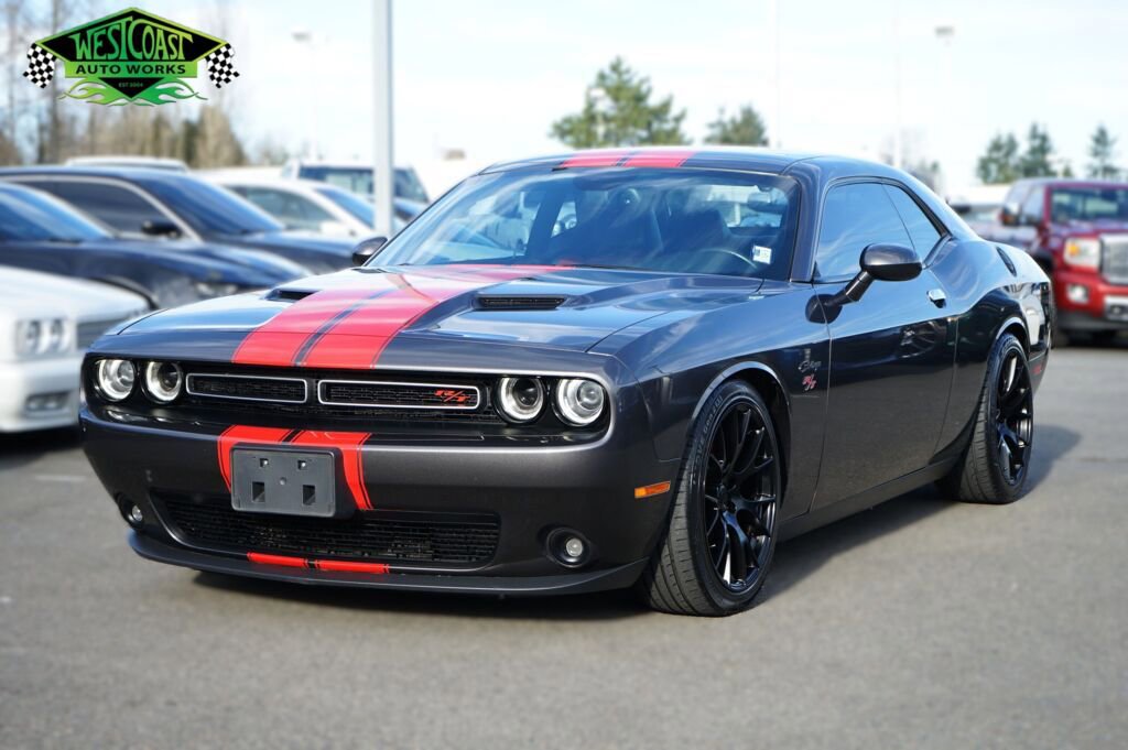 Used 2016 Dodge Challenger R/T Plus image 1