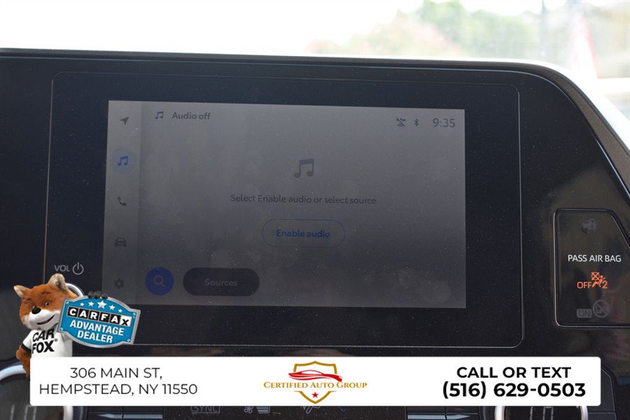 Used 2025 Toyota Highlander LE FWD image 17