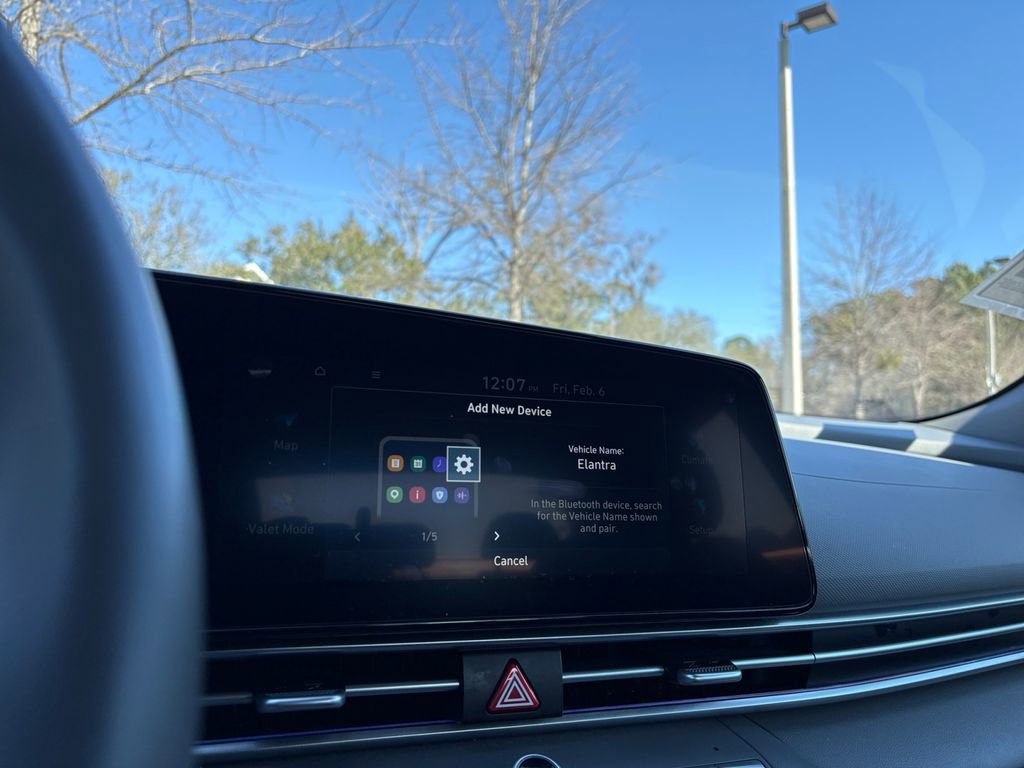 Used 2025 Hyundai Elantra SEL image 18