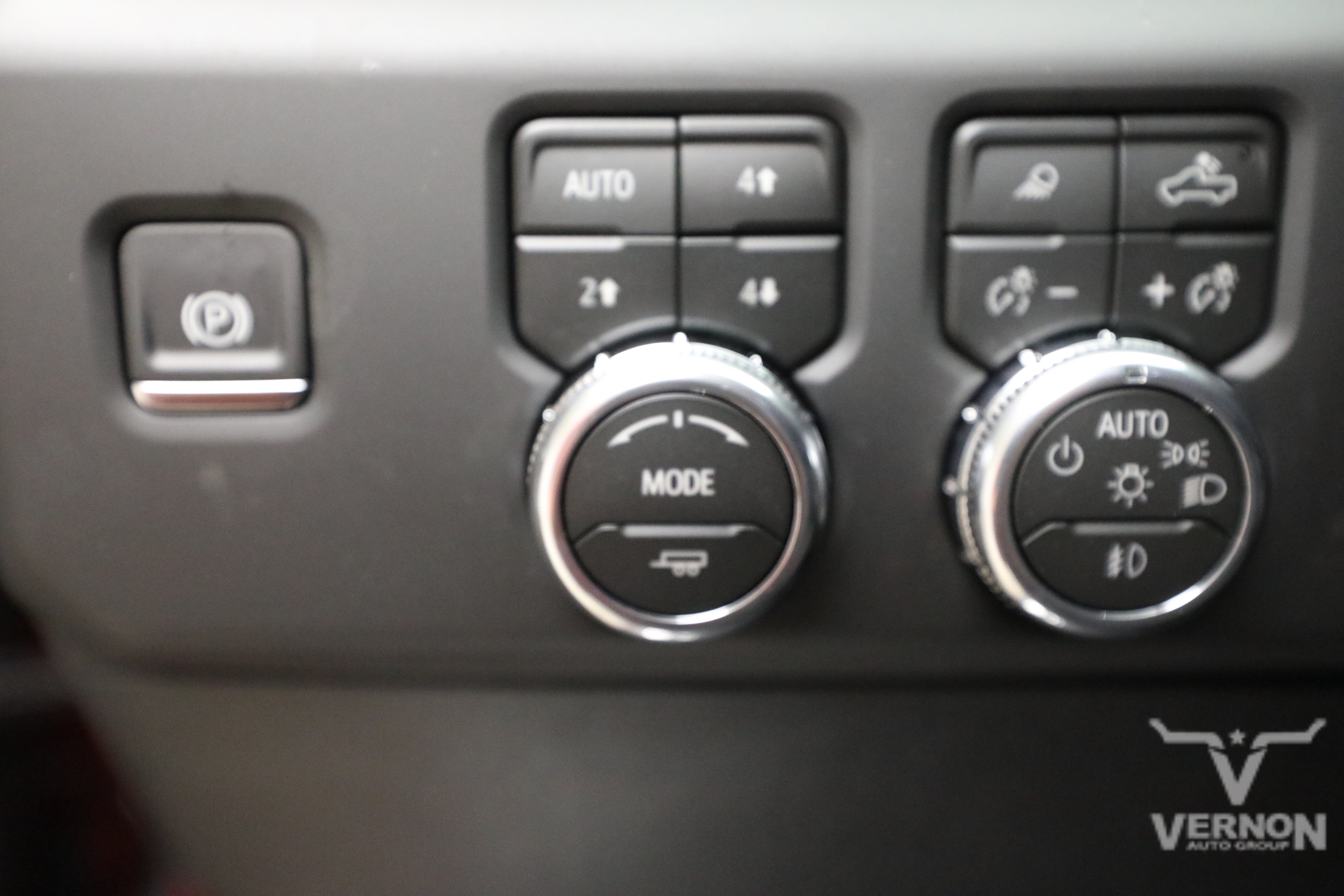 New 2026 GMC Sierra 2500 AT4 w/ AT4 Premium Plus Package AWD/4WD image 15