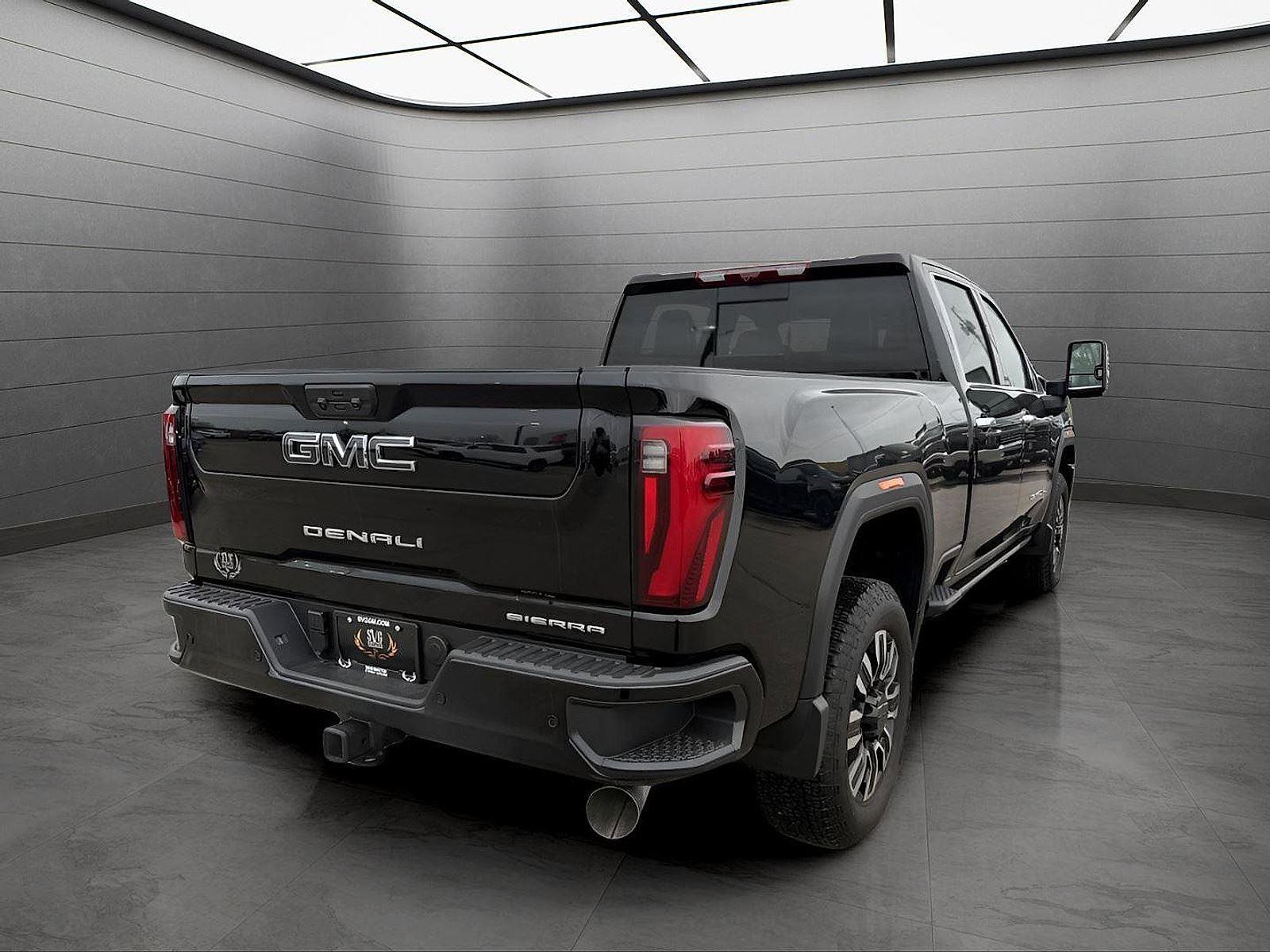 New 2025 GMC Sierra 3500 Denali Ultimate image 5