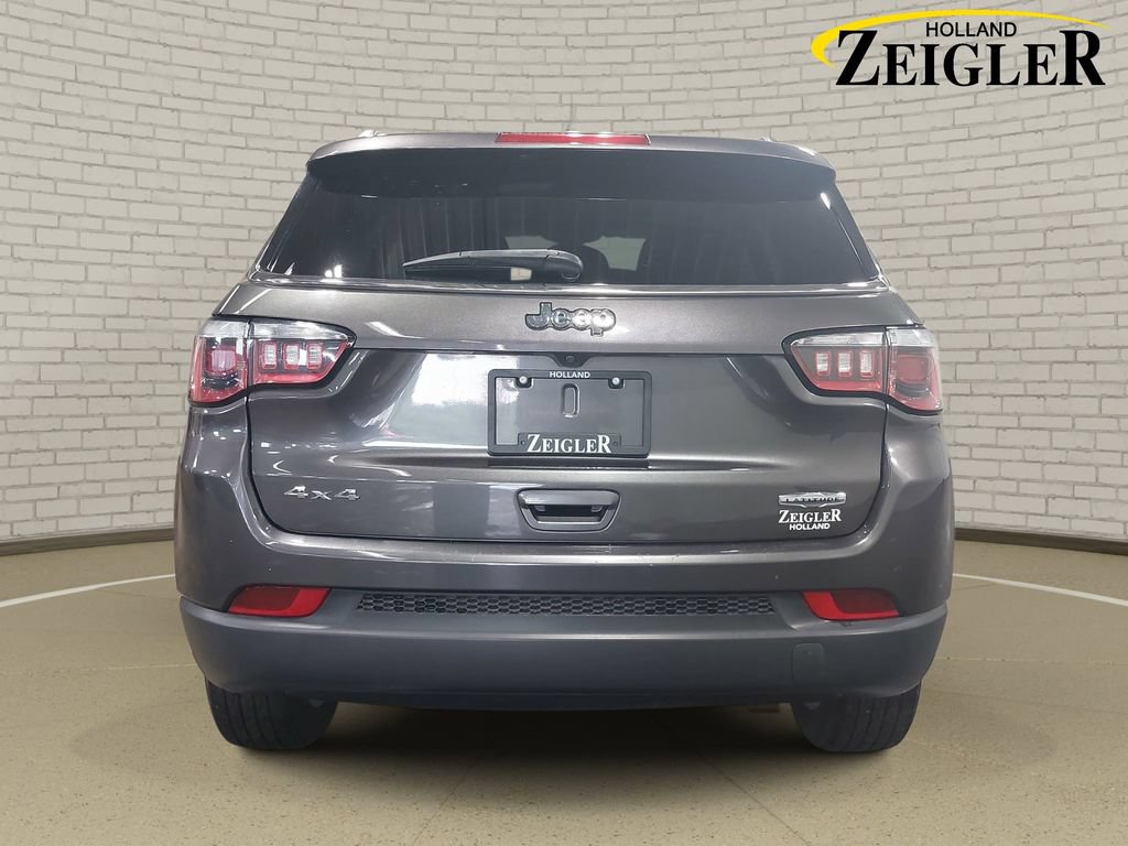 Used 2019 Jeep Compass Latitude w/ Cold Weather Group AWD/4WD image 6