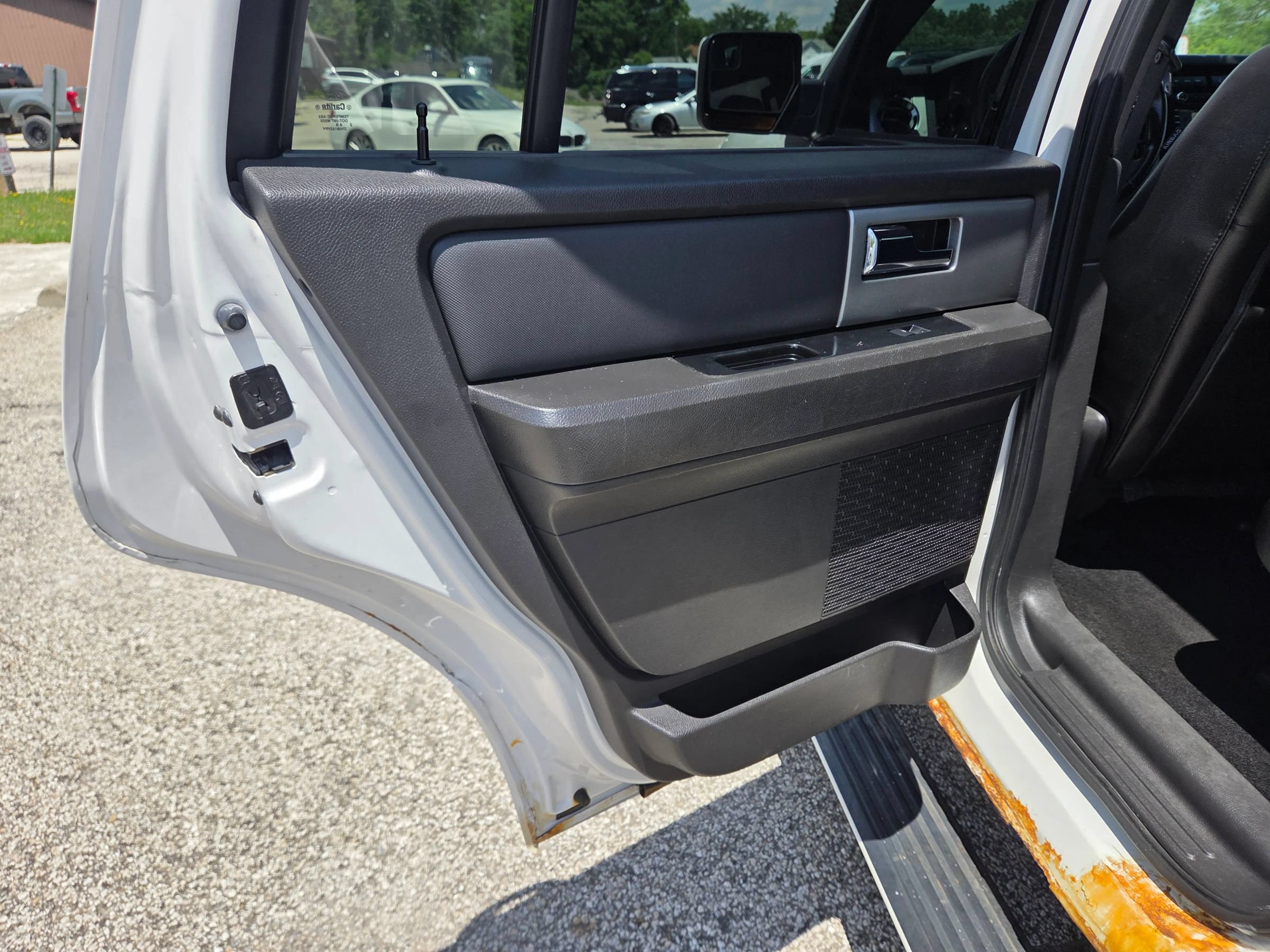 Used 2013 Ford Expedition Limited AWD/4WD image 16
