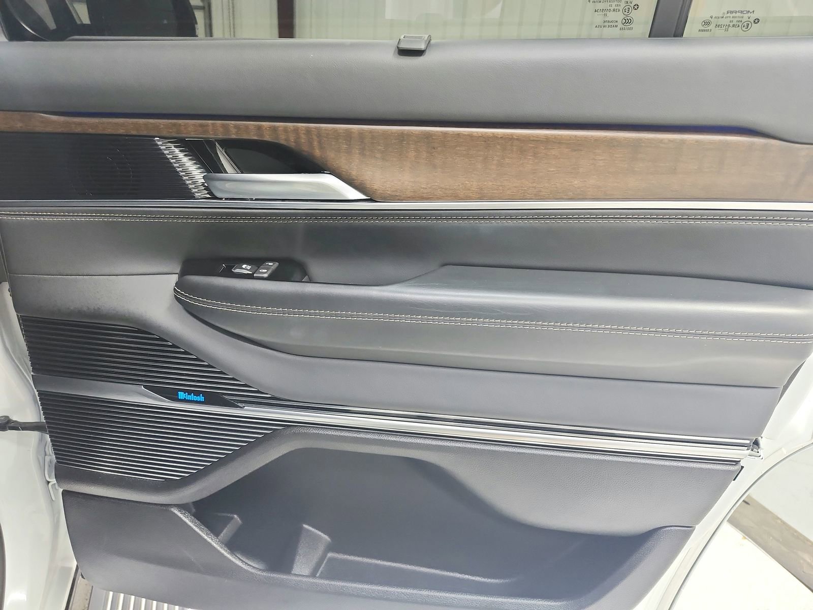 Used 2023 Jeep Grand Wagoneer 4WD image 42