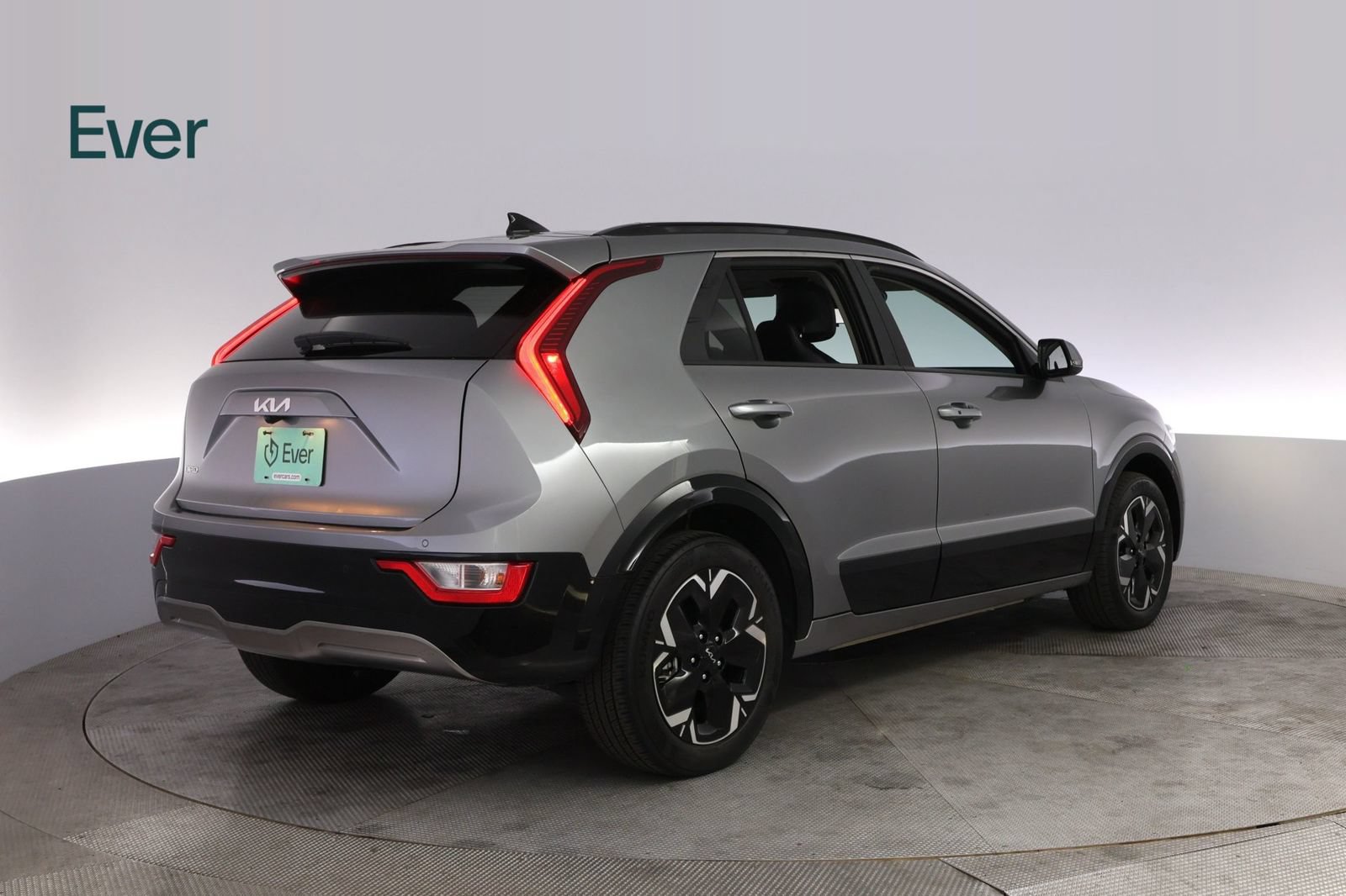Used 2024 Kia Niro Wind w/ Wind Preserve Package FWD image 3