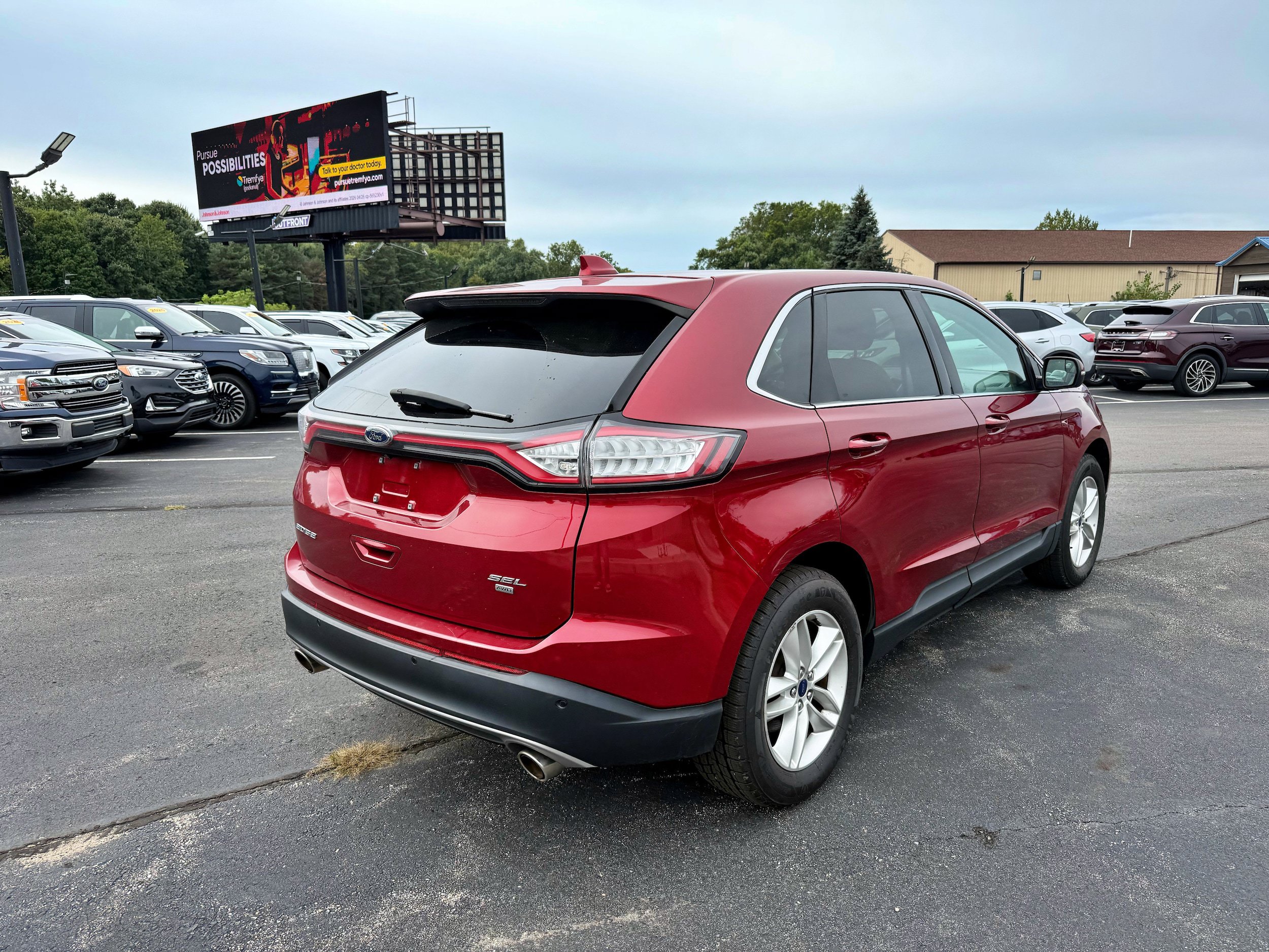 Used 2016 Ford Edge SEL w/ Equipment Group 201A AWD/4WD image 9