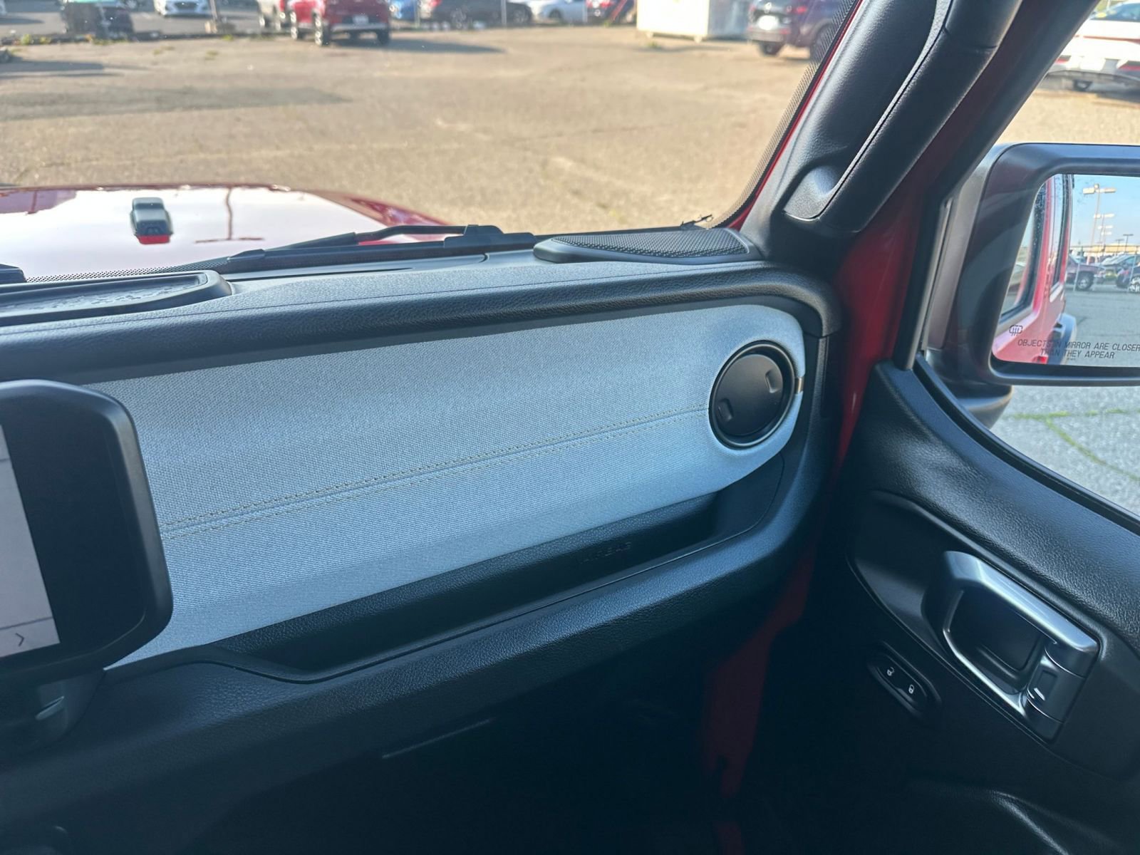 Used 2025 Jeep Wrangler Sport S image 35