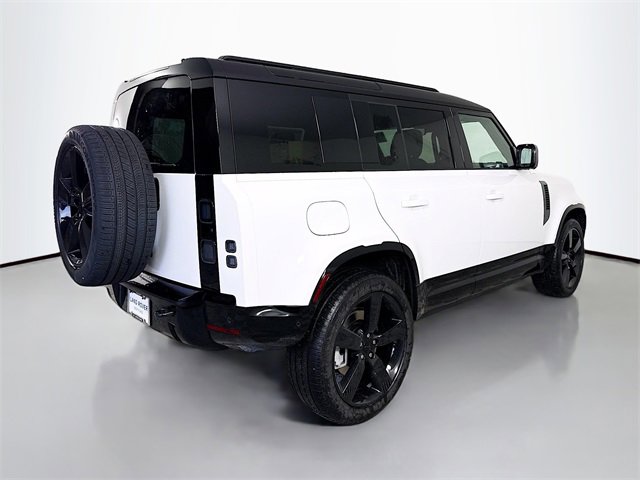 New 2026 Land Rover Defender 110 X-Dynamic SE image 5