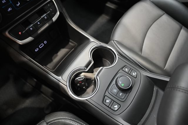 Used 2023 GMC Terrain SLT FWD image 19