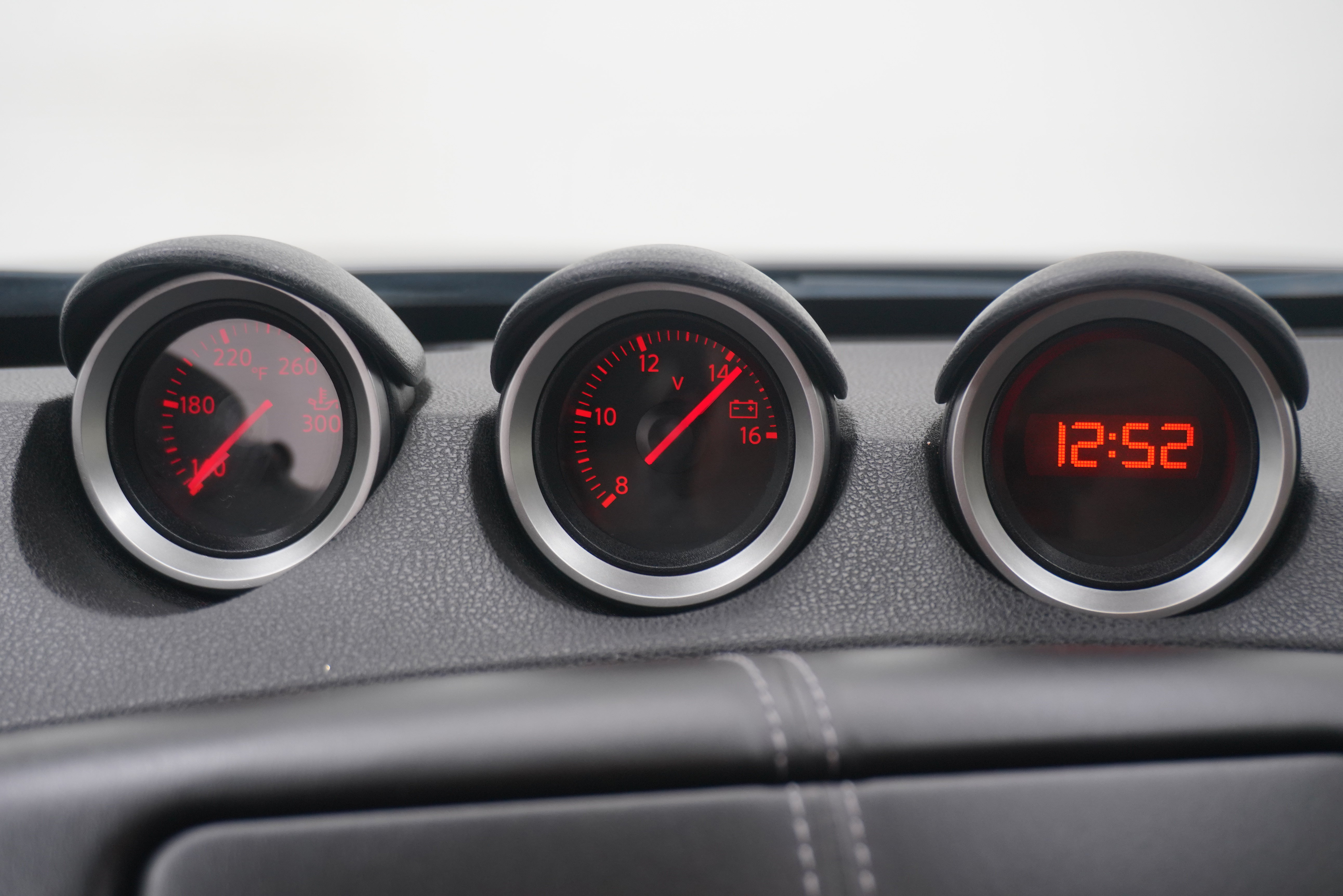 Used 2013 Nissan 370Z Touring w/ Sport Pkg RWD image 18