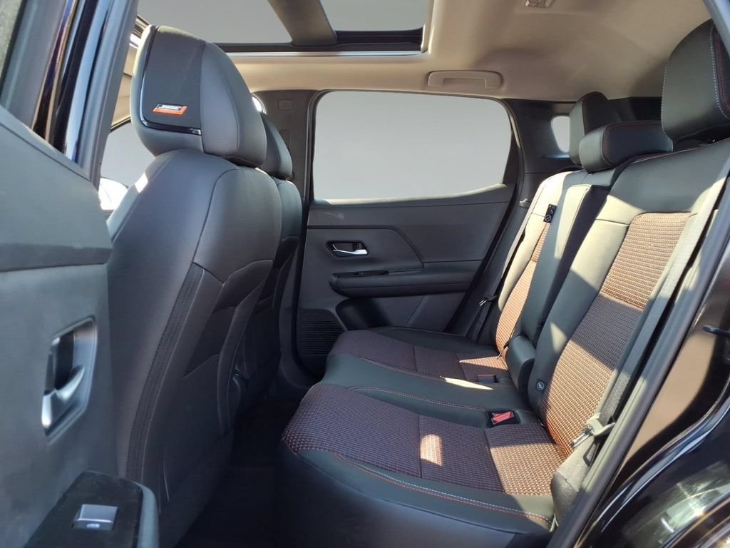 New 2026 Nissan Kicks SR w/ SR Premium Package FWD image 10